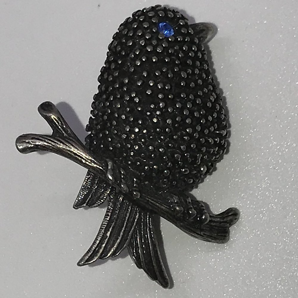 Vintage Anne Klein Bird with a Blue Eye Pin